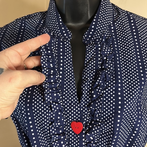 Rockabilly top with heart buttons. Blue/white size medium with stretch. - Picture 3 of 14